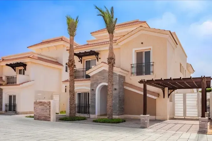 Townhouse for sale in Al Maqsad in New Capital City of 391 m² with 3 bedrooms