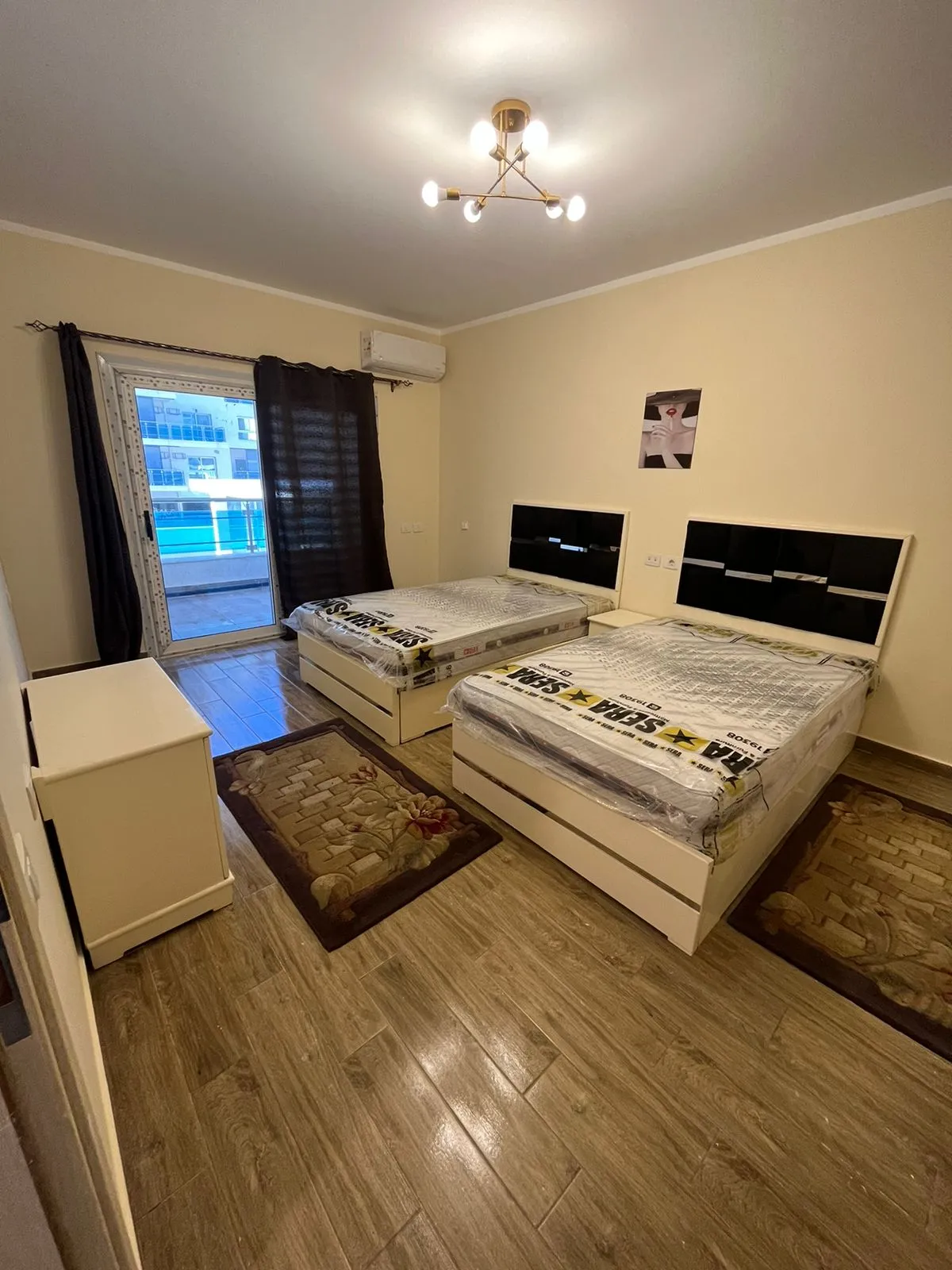  للبيع في داون تاون العلمين الجديدة في  بمساحة 0 م² تتكون من 0 غرف