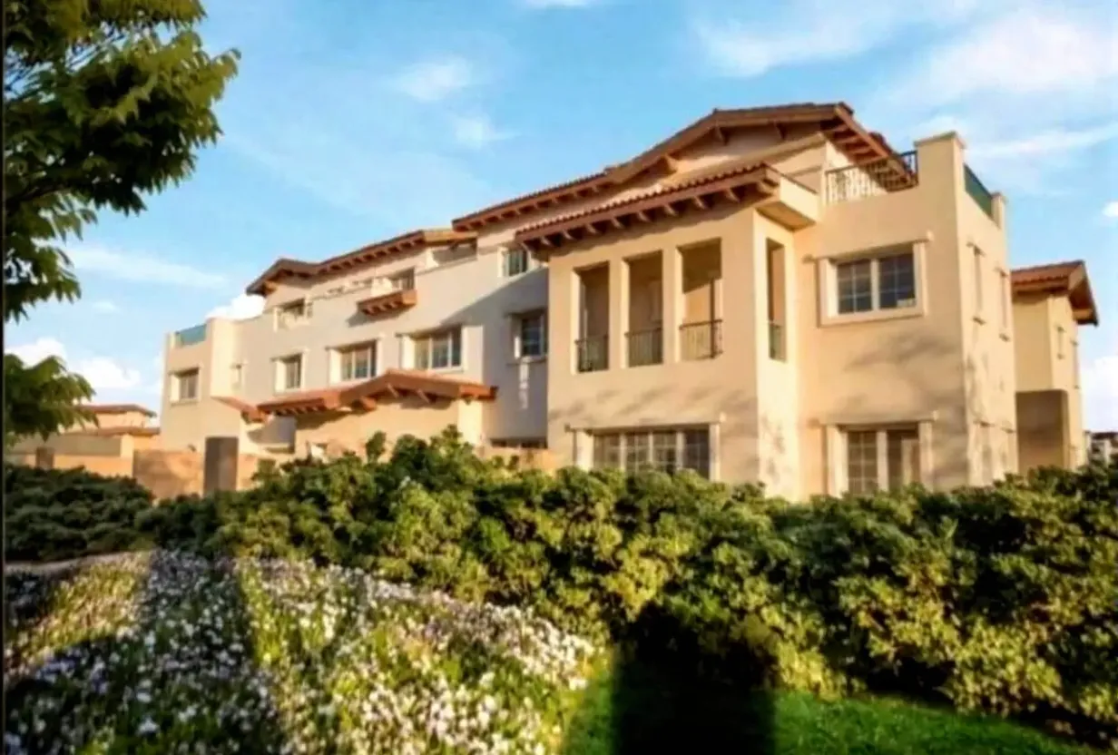  للبيع في بالم هيلز القاهرة الجديدة في  بمساحة 0 م² تتكون من 0 غرف