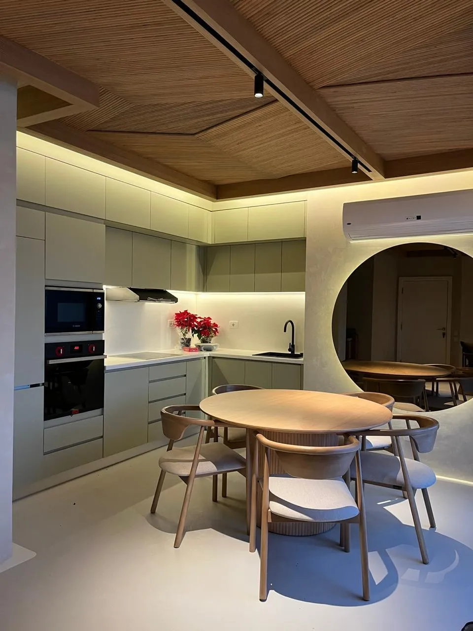  للبيع في سوان لايك الجونة في  بمساحة 0 م² تتكون من 0 غرف