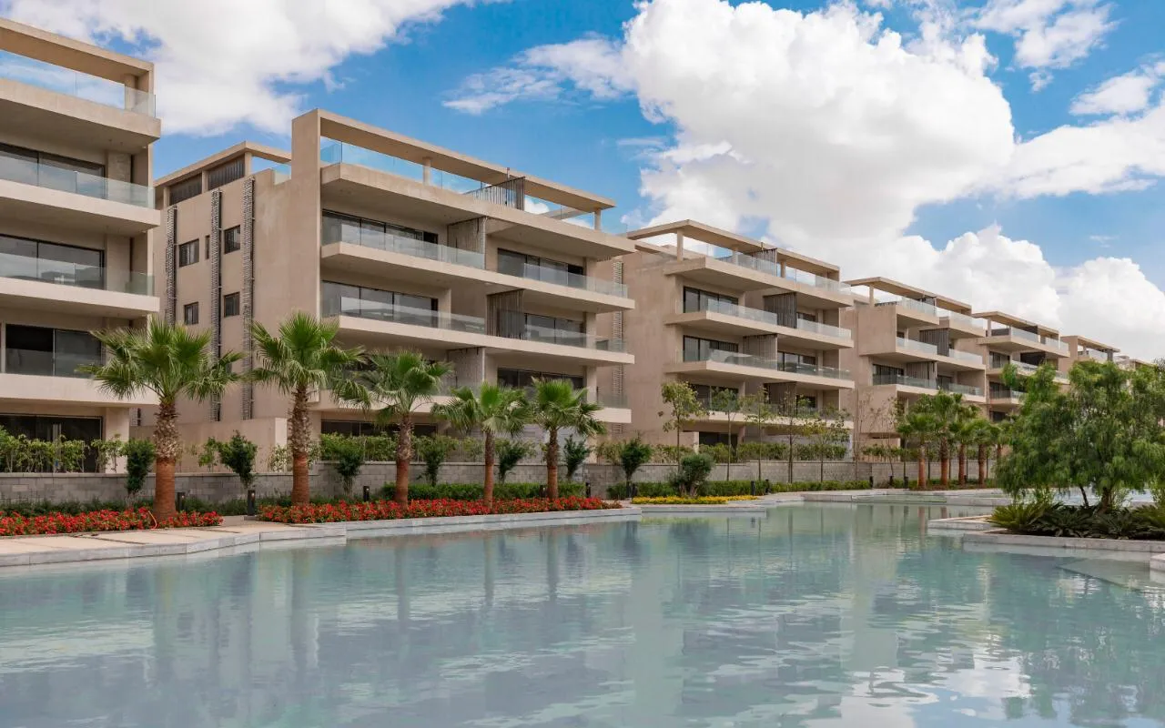 شقة للبيع في ليك فيو ريزيدنس في جولدن سكوير بمساحة 0 م² تتكون من 2 غرف