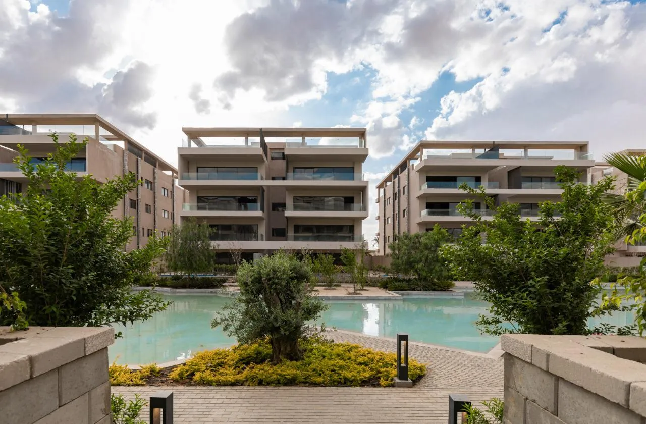 شقة للبيع في ليك فيو ريزيدنس في جولدن سكوير بمساحة 0 م² تتكون من 2 غرف