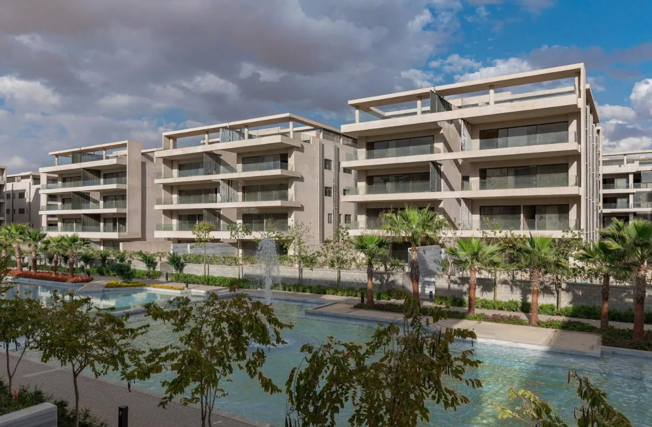 شقة للبيع في ليك فيو ريزيدنس في جولدن سكوير بمساحة 0 م² تتكون من 3 غرف