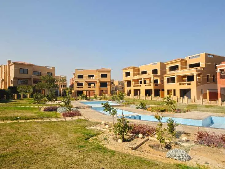 توين هاوس للبيع في قطامية جاردينز في القاهرة الجديدة بمساحة 0 م² تتكون من 3 غرف