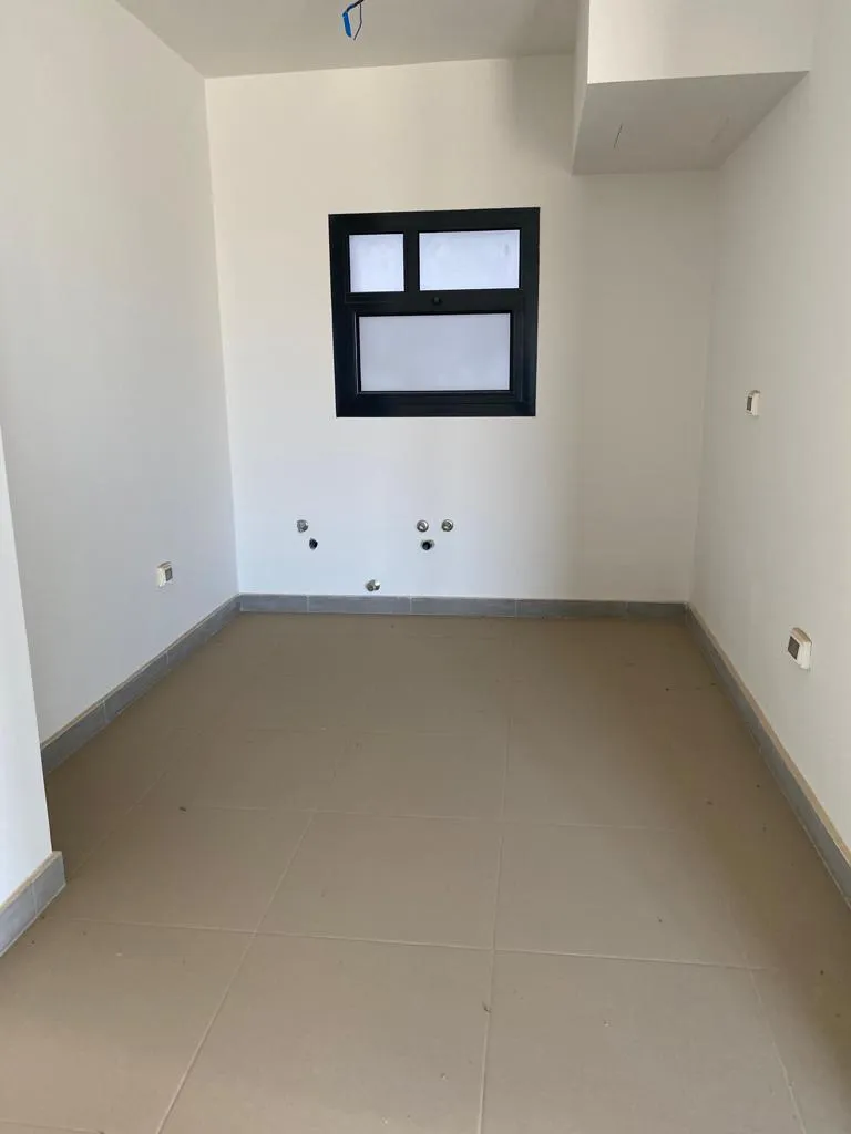 للبيع في البروج في بمساحة 0 م² تتكون من 0 غرف