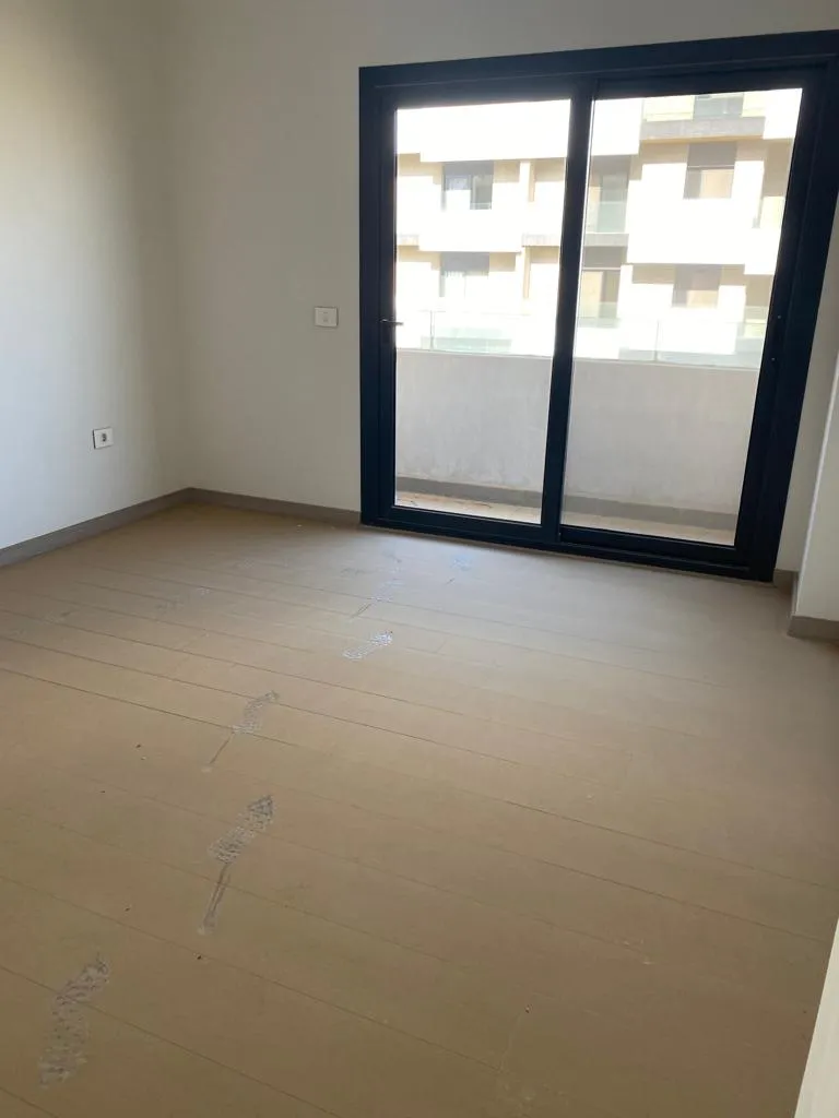 للبيع في البروج في بمساحة 0 م² تتكون من 0 غرف