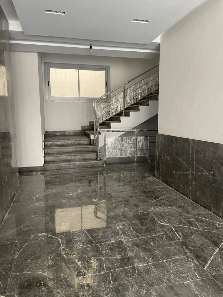 للبيع في جولز في بمساحة 0 م² تتكون من 0 غرف