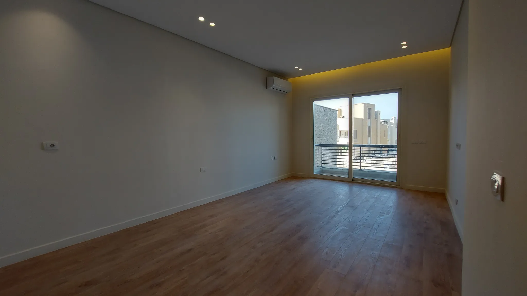  للبيع في نيو جيزة في  بمساحة 0 م² تتكون من 0 غرف