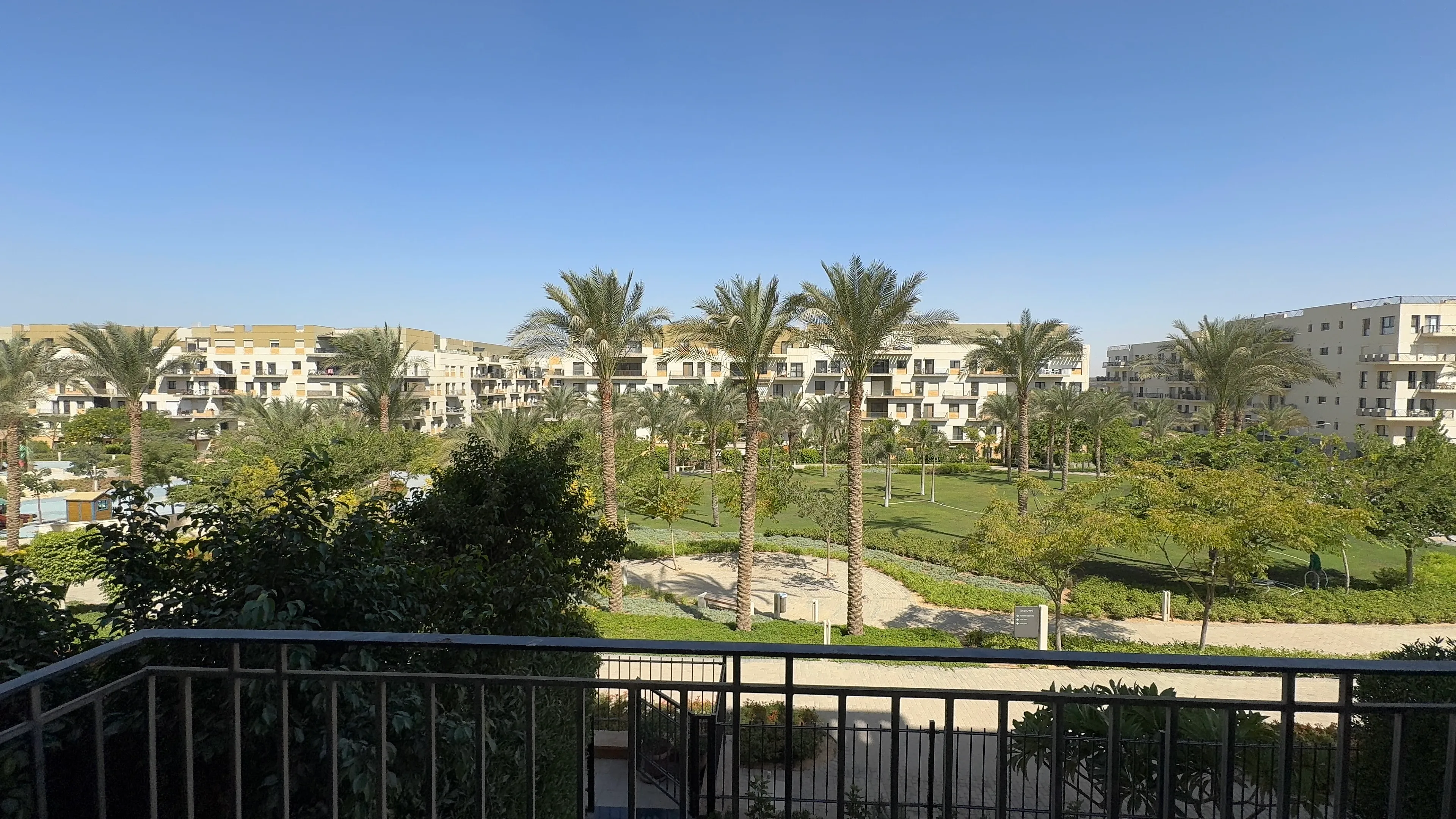  للبيع في ايست تاون في  بمساحة 0 م² تتكون من 0 غرف