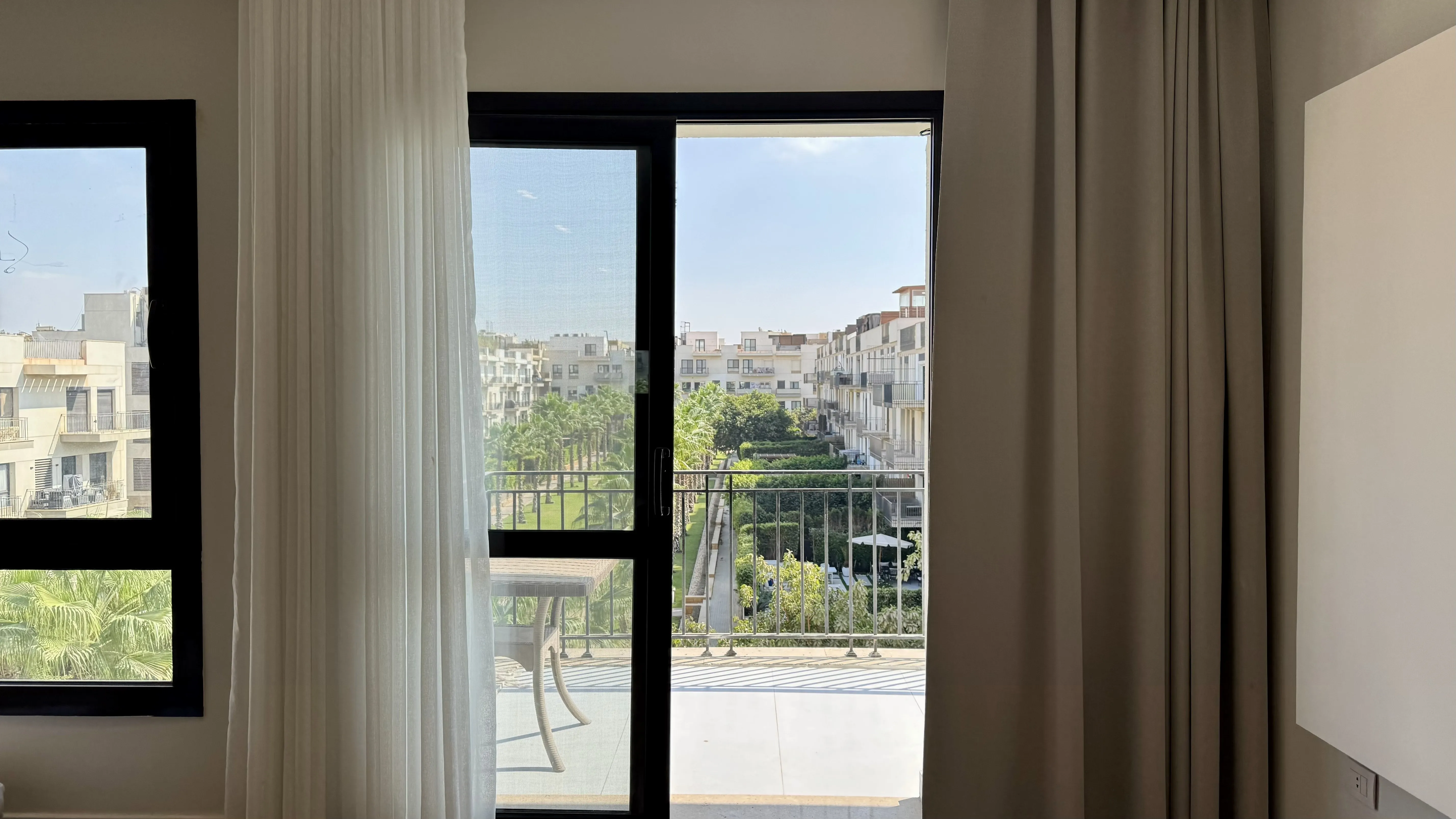 شقة للبيع في ويست تاون ريزيدنس في الشيخ زايد بمساحة 0 م² تتكون من 2 غرف